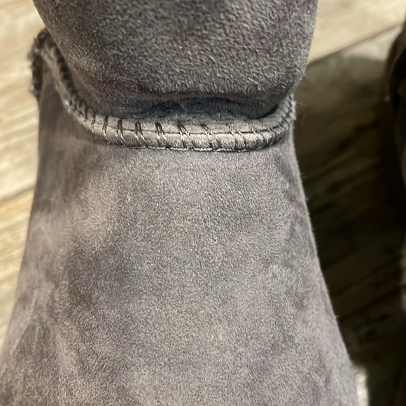 UGG Classic Short II Boots - Picture 7 of 7